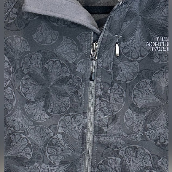 The North Face TNF APEX Soft Shell Jacket Small - Picture 3 of 9